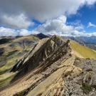 /attachments/hikes/coll-darenes/mountain-ridge-casamanya-nord-and-mig-blue-sky_hu_93212ad1b6dc9f38.webp