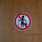 /attachments/trips/ultimos-dias-en-el-cern/se%C3%B1al-prohibidas-se%C3%B1oras-de-la-limpieza_hu_d28a35f9acf05a.webp